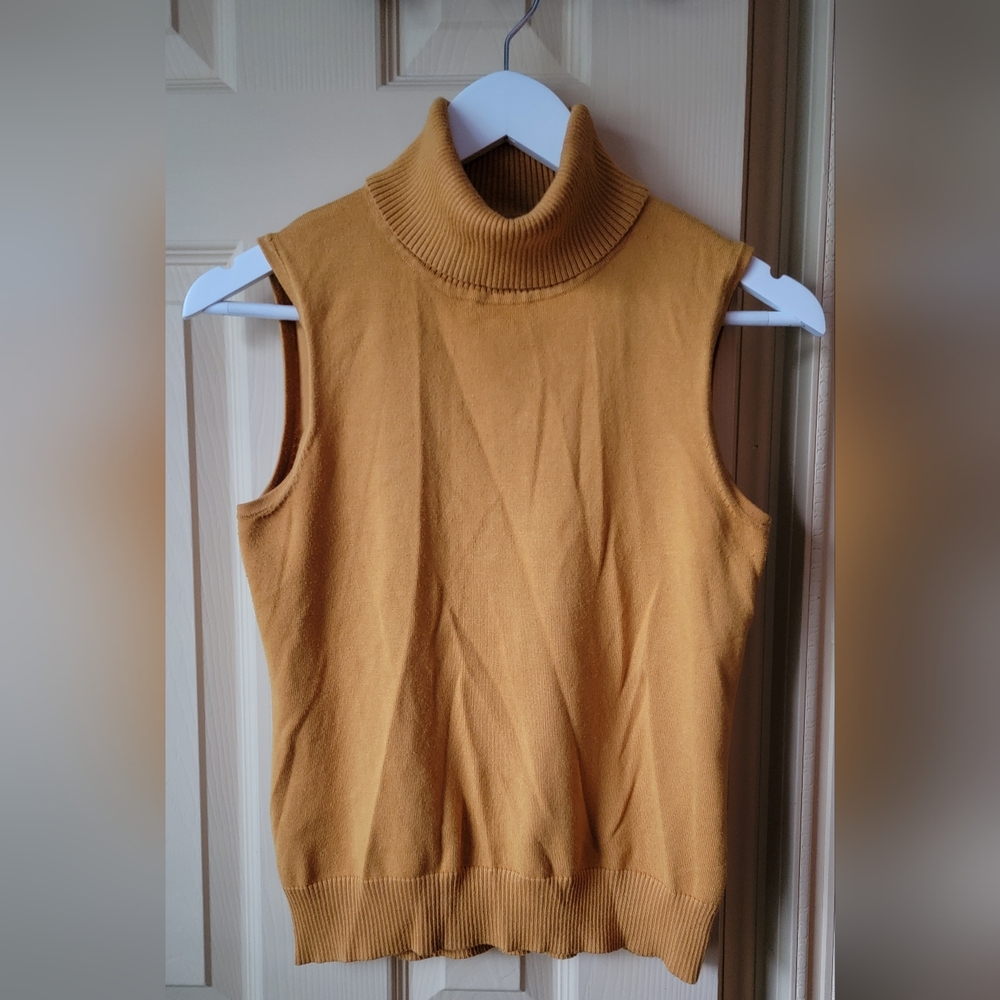 Sleeveless Mustard Knit Top
